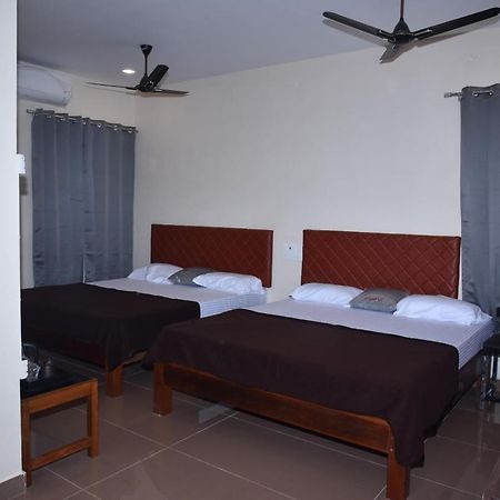 Hotel Coastal Inn Nāgappattinam Kültér fotó
